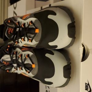 Nike Air Max 270 React WTR,size 11